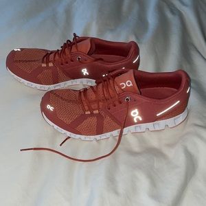 Brand New, never worn On Cloud running shoes